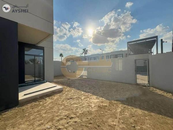 4 Bed Semi-Detached Villa |Spacious |Unfurnished