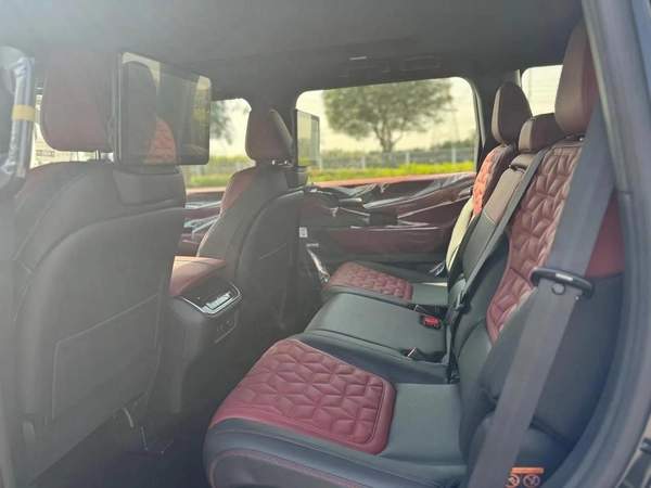 Nissan Patrol LE TITANIUM PLUS