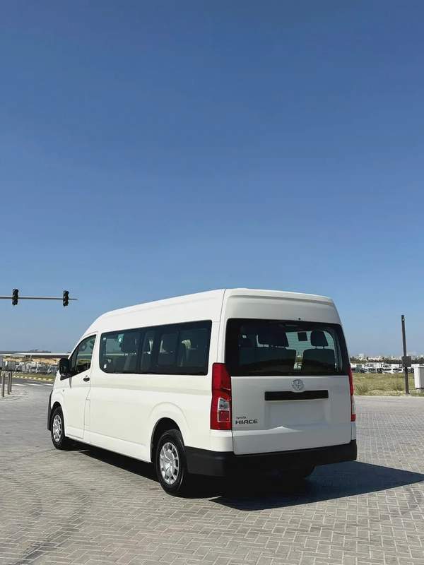 Toyota Hice 2022 Automatic calen car