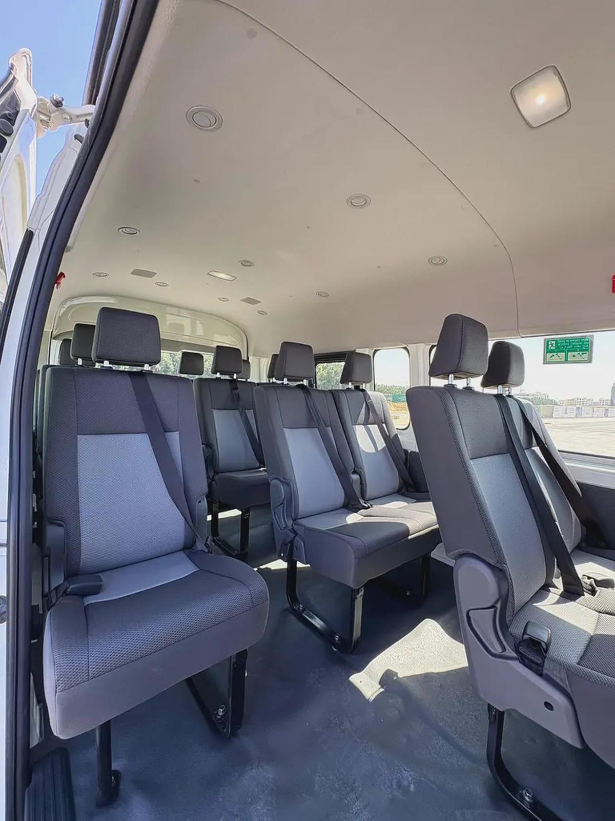 Toyota Hice 2022 Automatic calen car-6-6