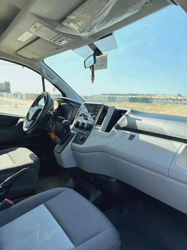 Toyota Hice 2022 Automatic calen car