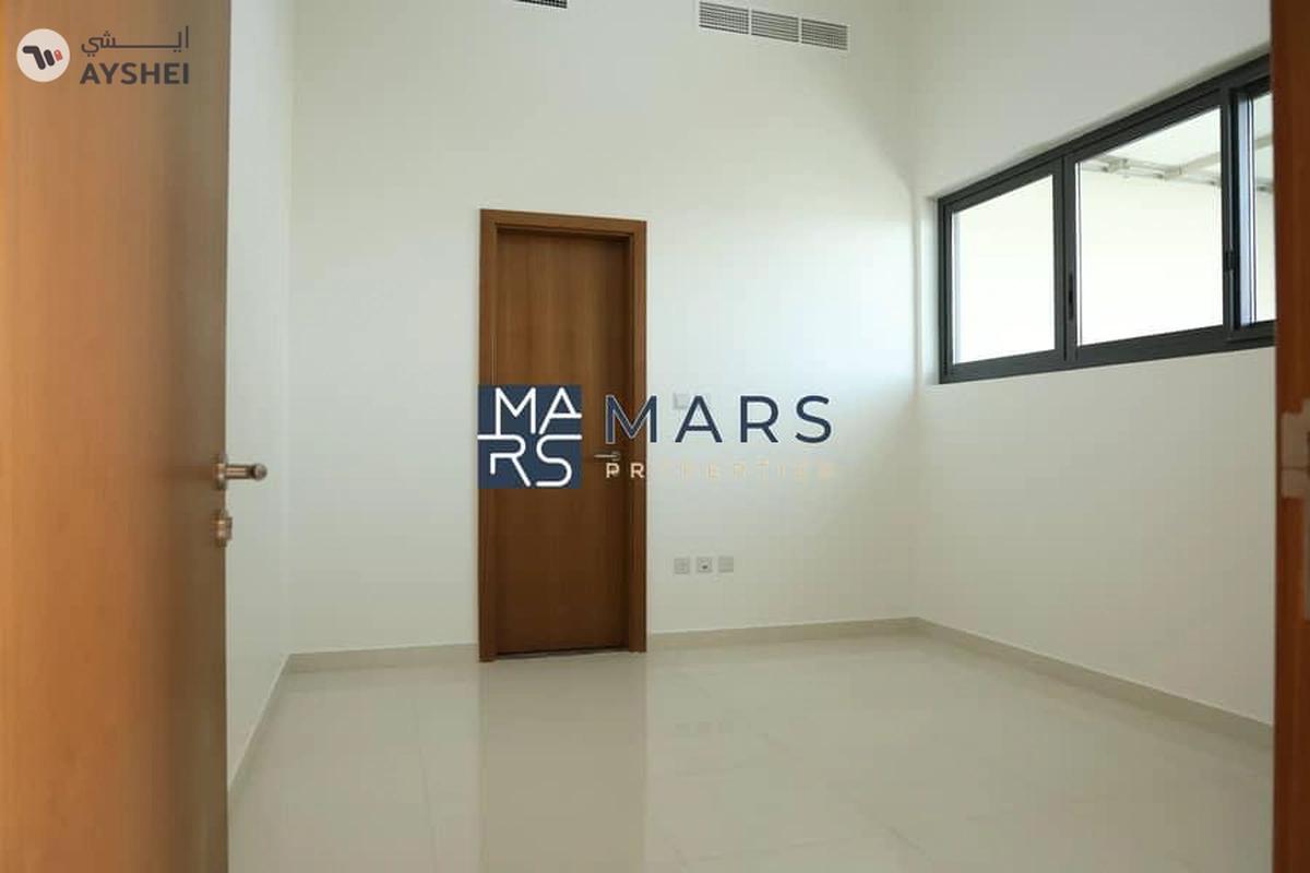 Bright & Airy Villa | Exclusive Deal | Must-See Property-10-10