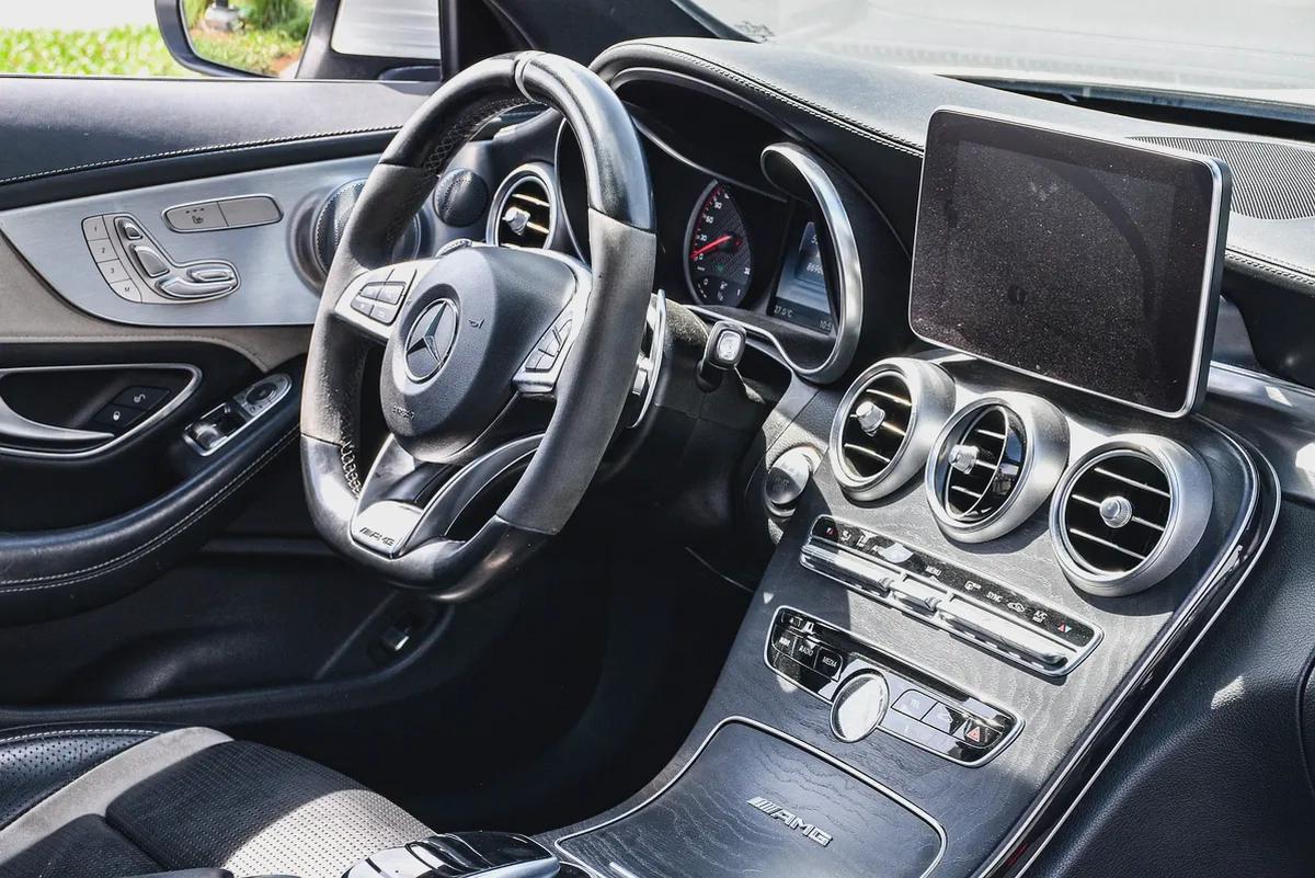 2017- BENZ C63s AMG COUPE - SUPER CLEAN - LIKE NEW - ONLY 86,000 KM-14-14