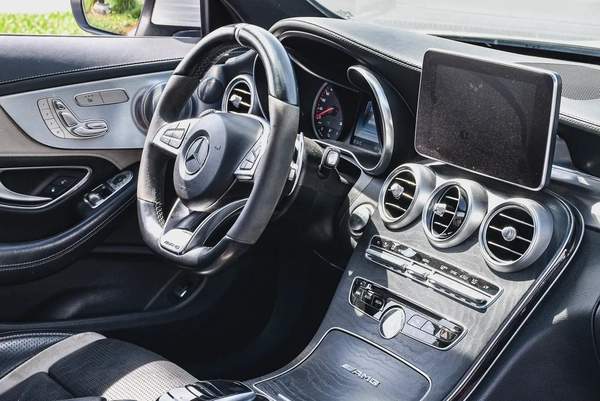 2017- BENZ C63s AMG COUPE - SUPER CLEAN - LIKE NEW - ONLY 86,000 KM