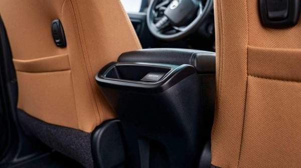 Toyota Fortuner Toyota Fortuner 2.7L Petrol 4x4 MY2025