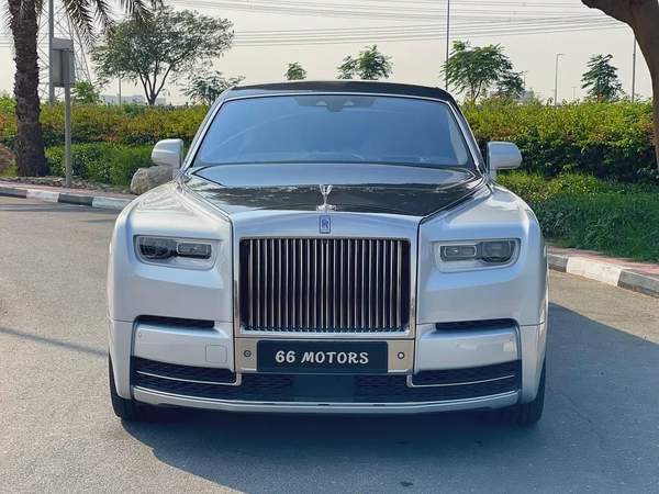2019 Dual Tone Rolls Royce Phantom GCC Spec’s with 56,469 Km Driven