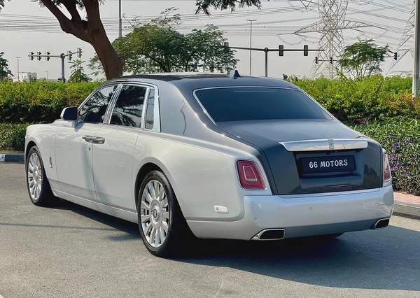 2019 Dual Tone Rolls Royce Phantom GCC Spec’s with 56,469 Km Driven