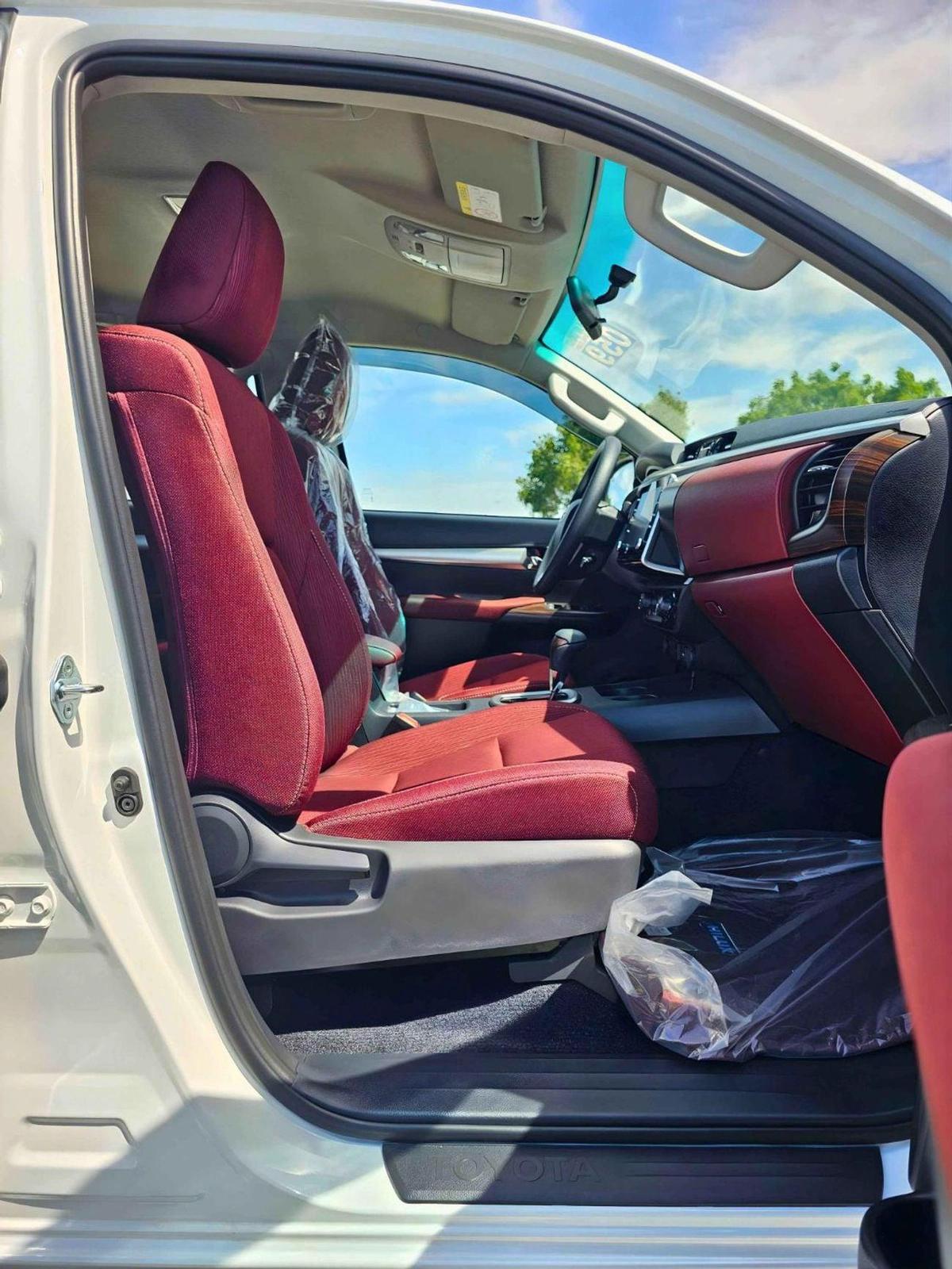 Toyota Hilux SR5 TRD WOOD INTERIOR W VISOR / 4.0L PETROL V6 4WD / BLIND SPOT / DIFFLOCK / DVD+CAMERA (CODE # H6A)-8-8