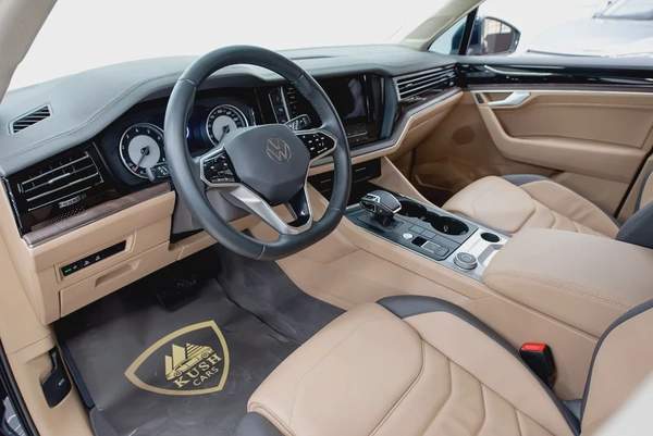 VOLKSWAGEN TOUAREG 2023 1 YEAR WARRANTY SERVICE PACKAGE TILL AUG 2026