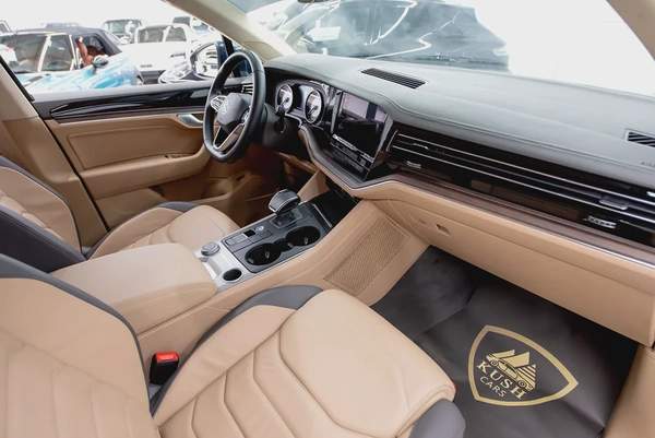 VOLKSWAGEN TOUAREG 2023 1 YEAR WARRANTY SERVICE PACKAGE TILL AUG 2026