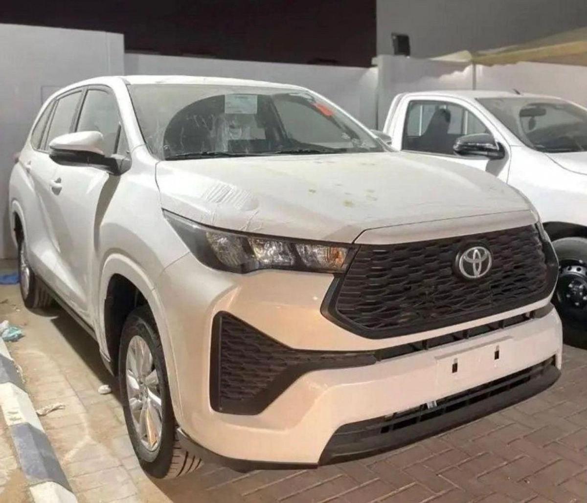 Toyota Innova 2024 TOYOTA INNOVA 2.0L MINIVAN 5 DOORS PETROL AUTOMATIC ZERO KM-0-0