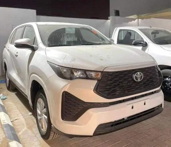 Toyota Innova 2024 TOYOTA INNOVA 2.0L MINIVAN 5 DOORS PETROL AUTOMATIC ZERO KM