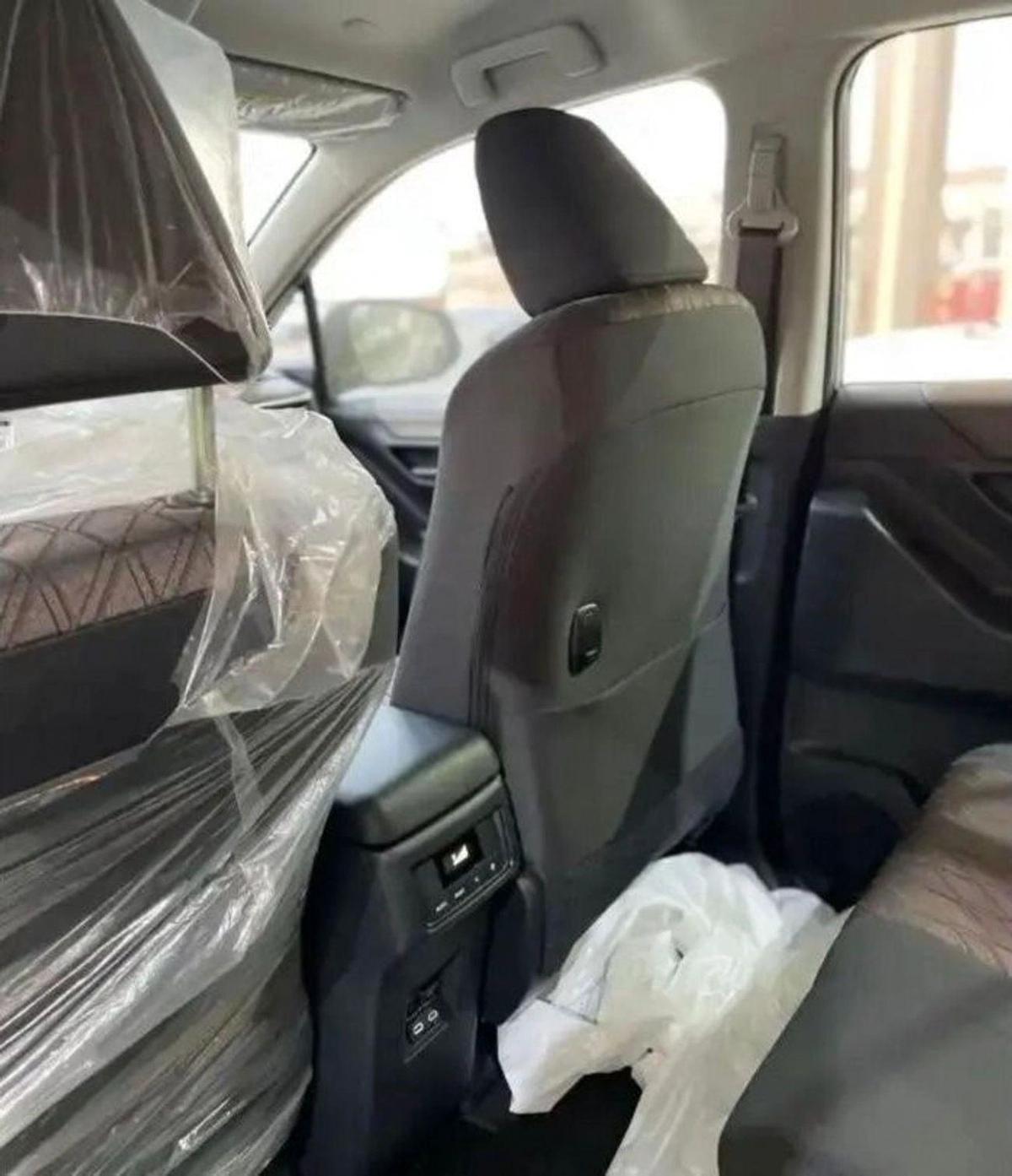 Toyota Innova 2024 TOYOTA INNOVA 2.0L MINIVAN 5 DOORS PETROL AUTOMATIC ZERO KM-4-4