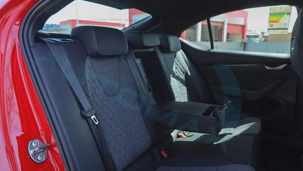 ( 5 Years Warranty + 5 Years Service ) 2025 Škoda Octavia Sportline 1.4T FWD GCC 0Km
