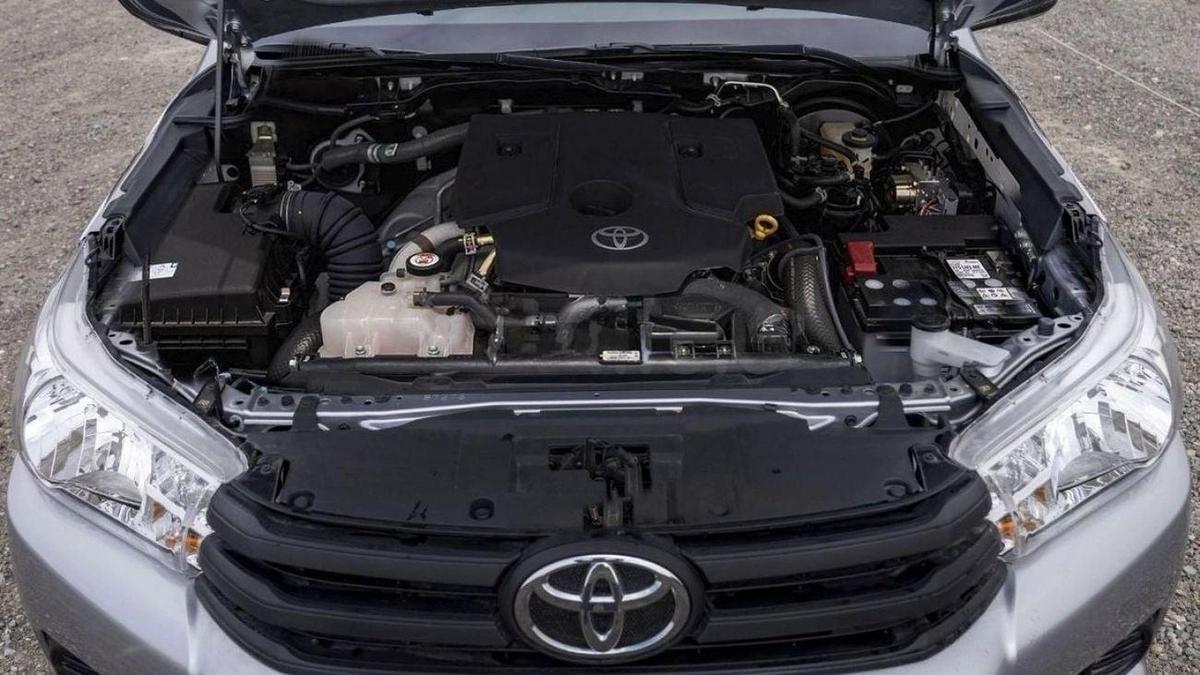 Toyota Hilux HILUX 2.4L MT DIESEL DEFULOCK 2024-11-11