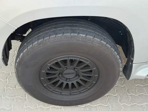 Toyota Land Cruiser petrol V8 VXR Full opishn 2009