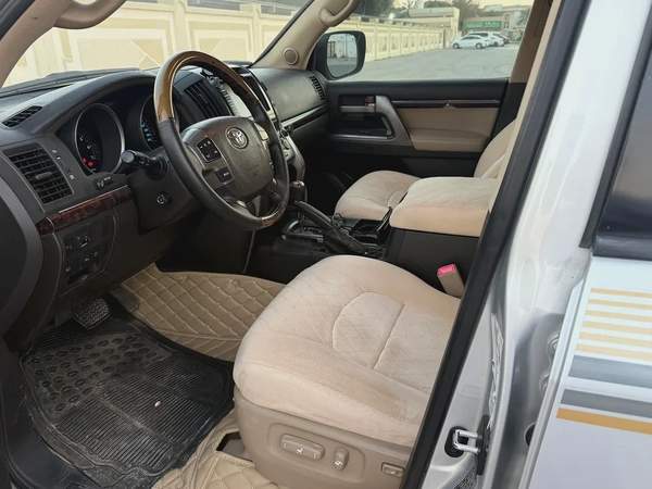 Toyota Land Cruiser petrol V8 VXR Full opishn 2009