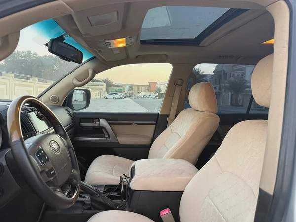 Toyota Land Cruiser petrol V8 VXR Full opishn 2009