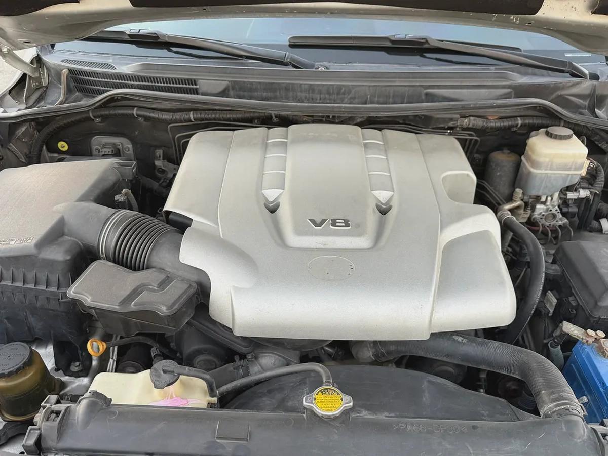 Toyota Land Cruiser petrol V8 VXR Full opishn 2009-16-16