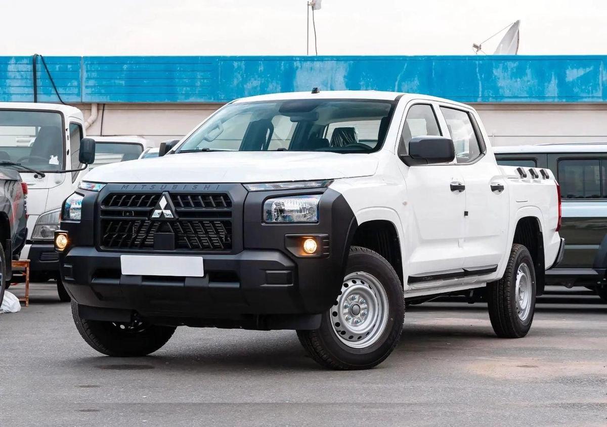 Mitsubishi L200 GL Double Cab Diesel M/T 2.4L 2025-2-2