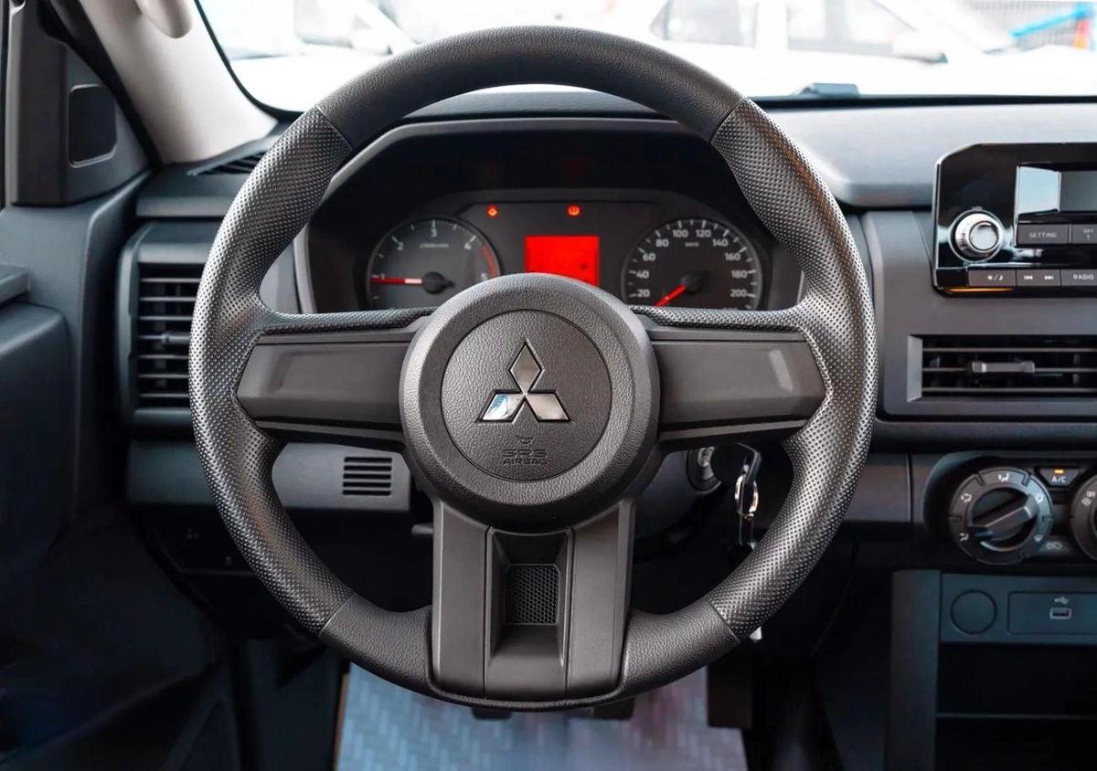Mitsubishi L200 GL Double Cab Diesel M/T 2.4L 2025-7-7