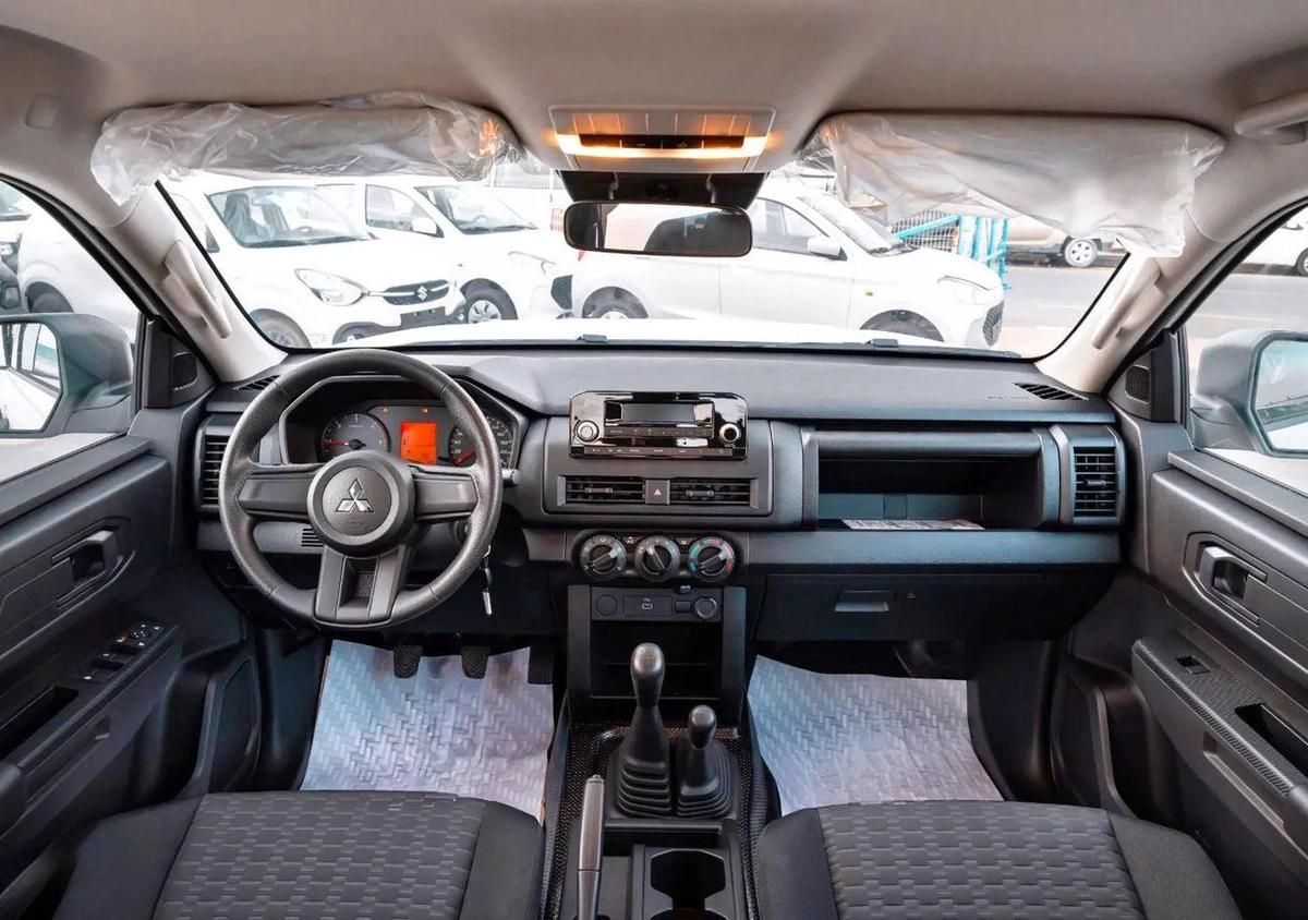 Mitsubishi L200 GL Double Cab Diesel M/T 2.4L 2025-8-8