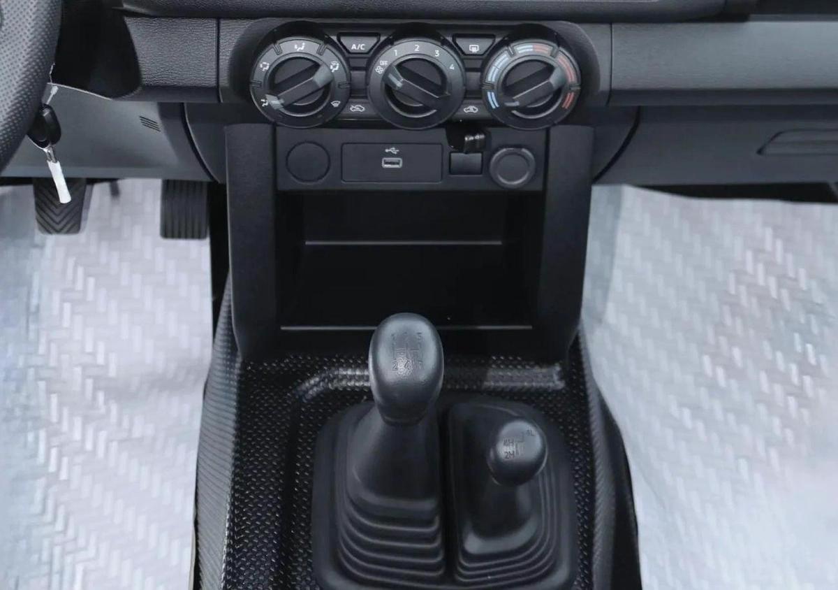 Mitsubishi L200 GL Double Cab Diesel M/T 2.4L 2025-9-9