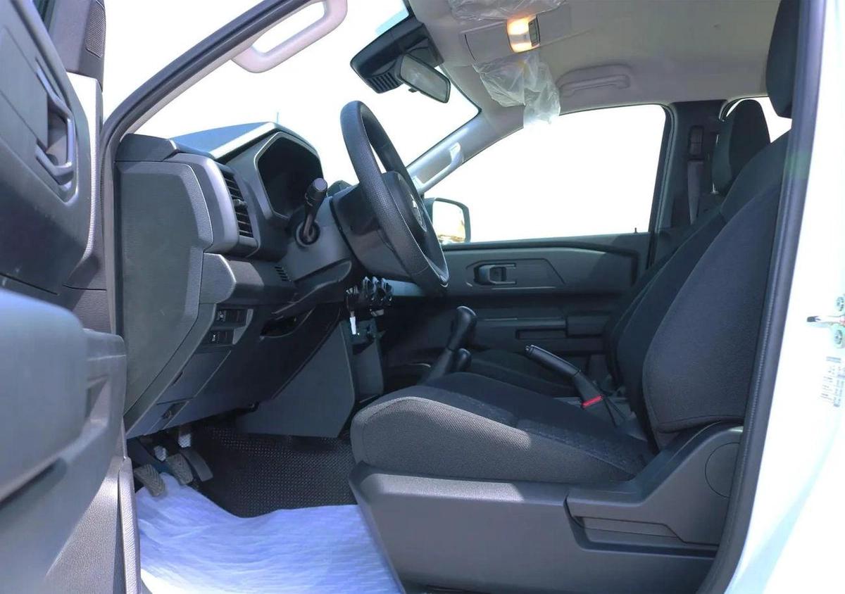 Mitsubishi L200 GL Double Cab Diesel M/T 2.4L 2025-12-12