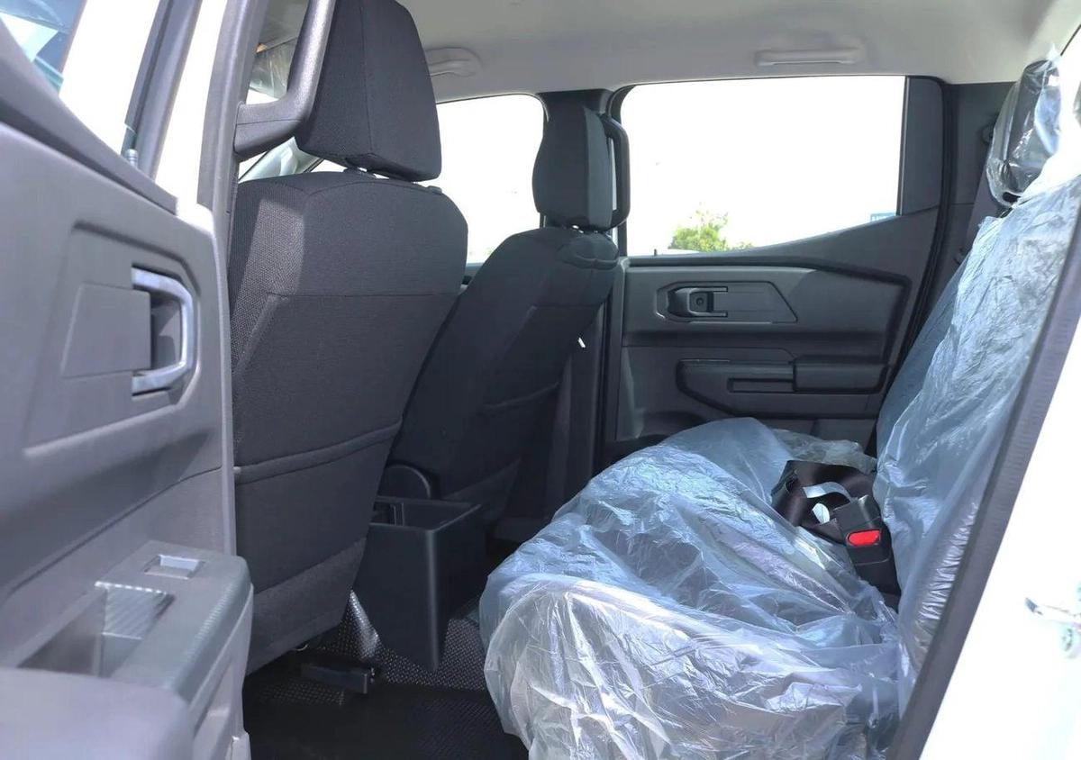 Mitsubishi L200 GL Double Cab Diesel M/T 2.4L 2025-14-14