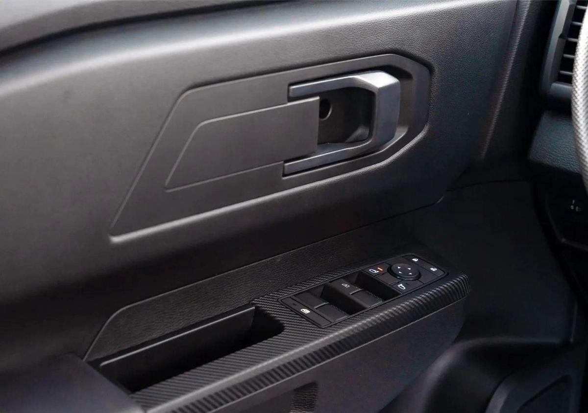 Mitsubishi L200 GL Double Cab Diesel M/T 2.4L 2025-15-15
