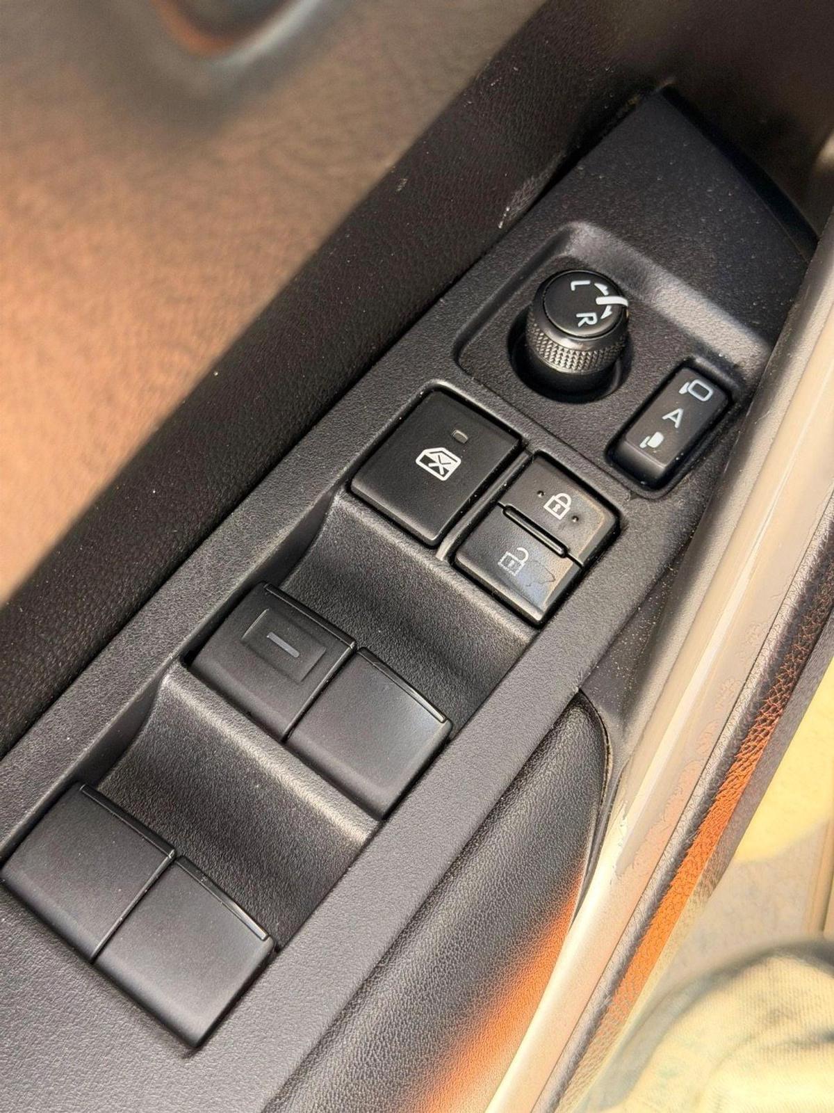 Toyota Corolla Cross Full option 2.0L 2022 model-20-20