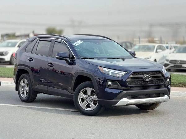 Toyota RAV4 XLE 2.5L 4X4 Sunroof, push start full option