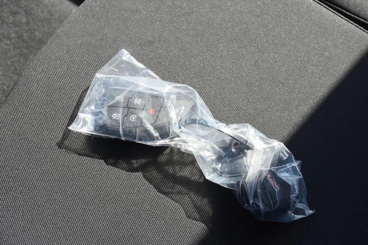 GMC SIERRA ELEVATION 2025 | WHITE-14-14