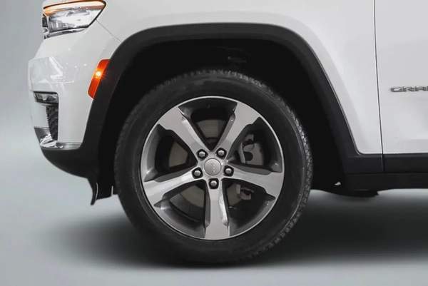 2,853 AED / 60 months | 0% DP | 2023 Jeep Grand Cherokee Limited L / Full Service History