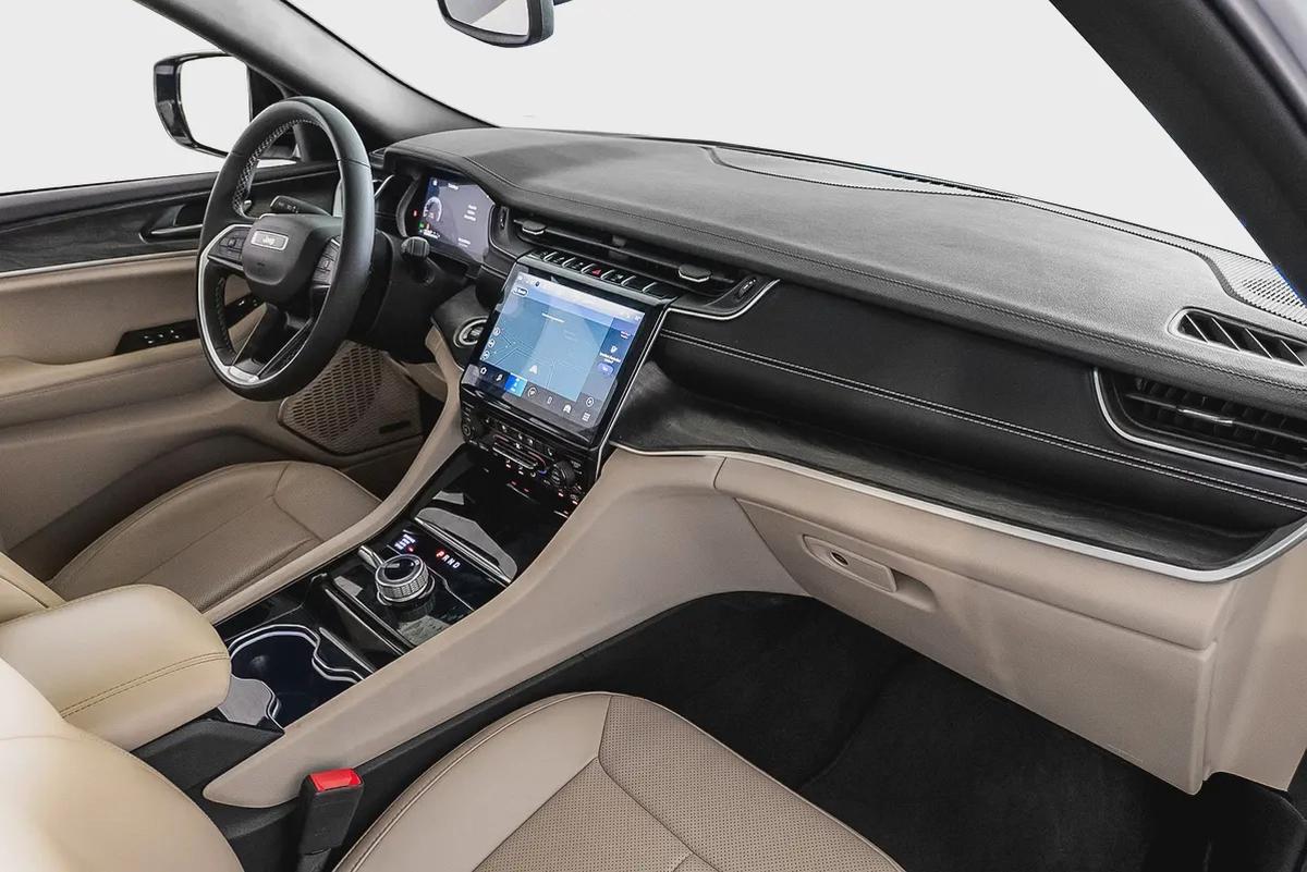2,853 AED / 60 months | 0% DP | 2023 Jeep Grand Cherokee Limited L / Full Service History-11-11