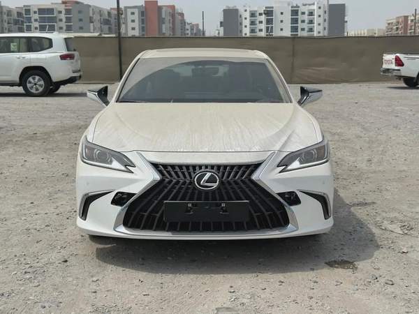 2025 Lexus ES 300h - GCC Specs - Brand New