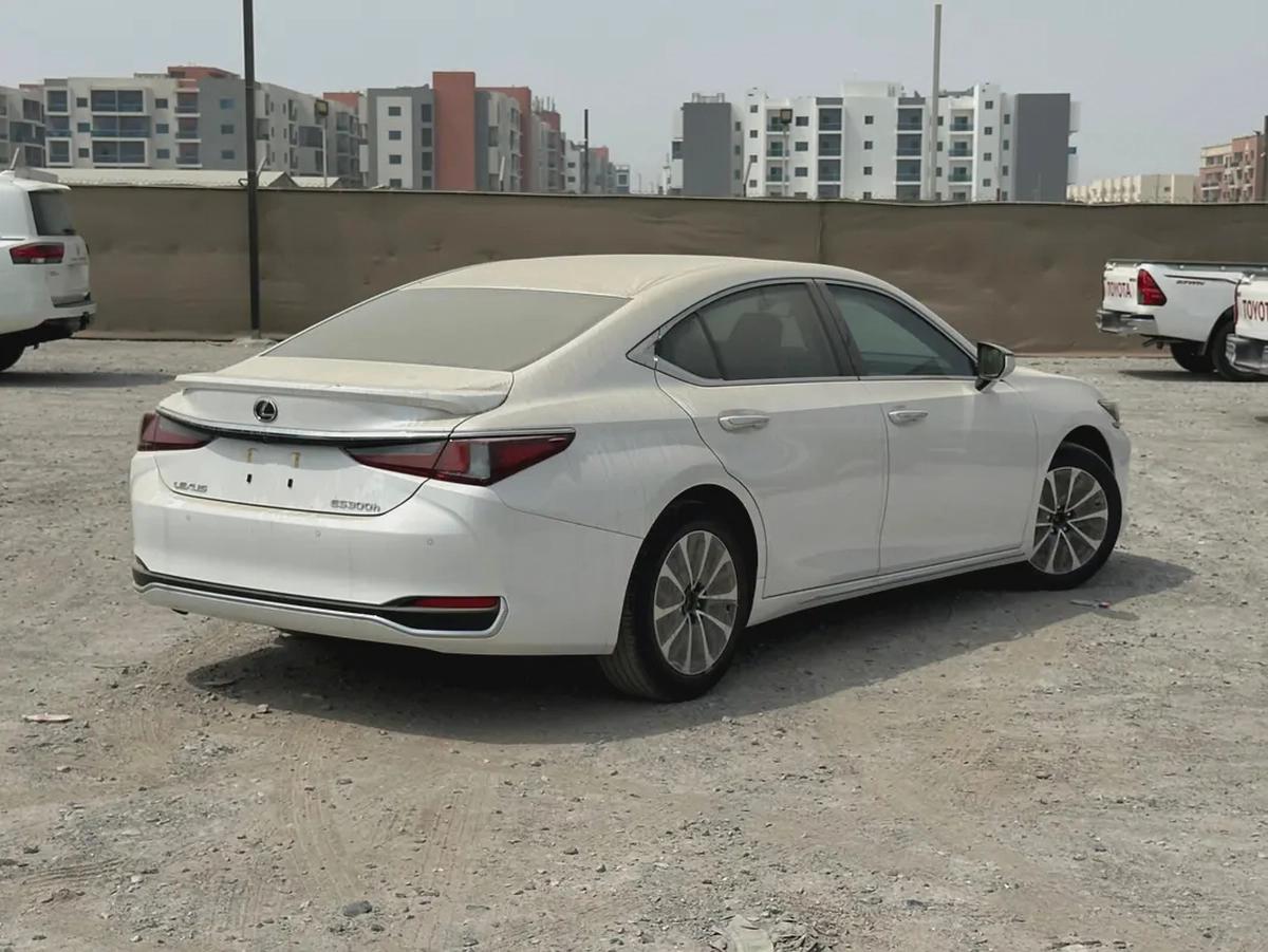 2025 Lexus ES 300h - GCC Specs - Brand New-3-3