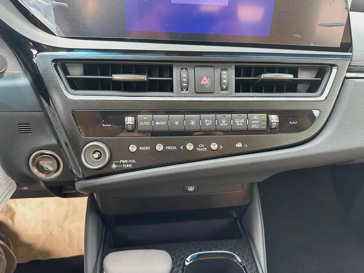 2025 Lexus ES 300h - GCC Specs - Brand New-13-13
