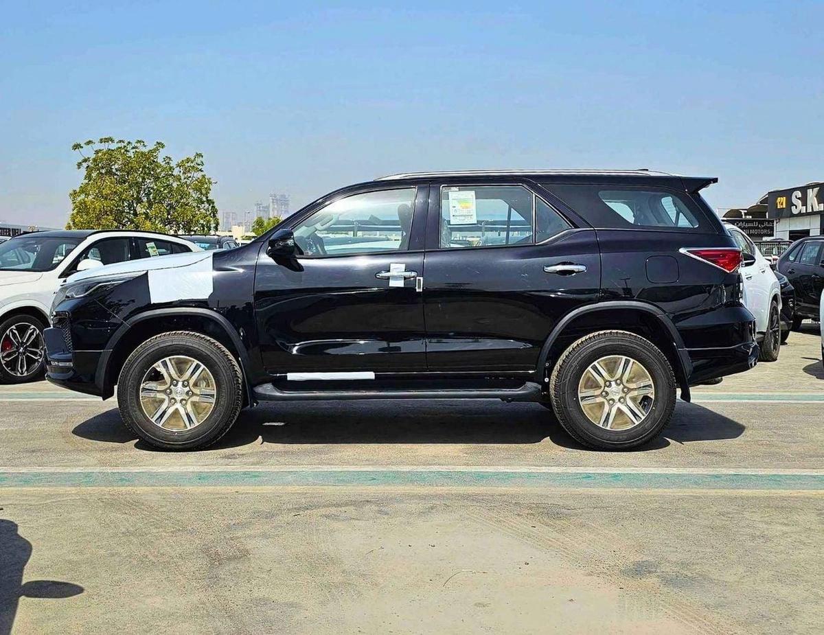 Toyota Fortuner SR5/AUTO AC/ ALLOY WHEELS/ ROOF RACK/ 2.7L PETROL V4 4WD/ (CODE # FPGO)-3-3