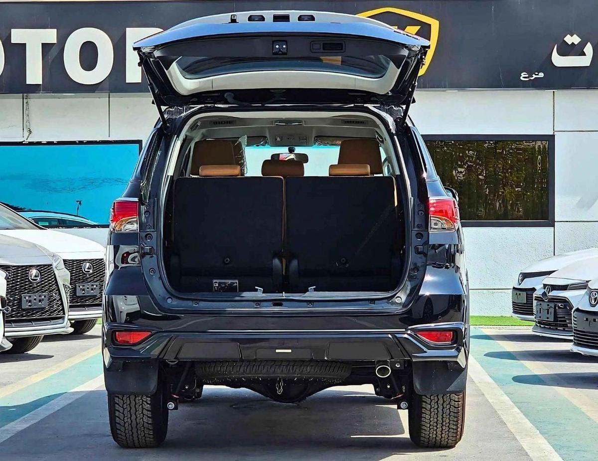 Toyota Fortuner SR5/AUTO AC/ ALLOY WHEELS/ ROOF RACK/ 2.7L PETROL V4 4WD/ (CODE # FPGO)-5-5
