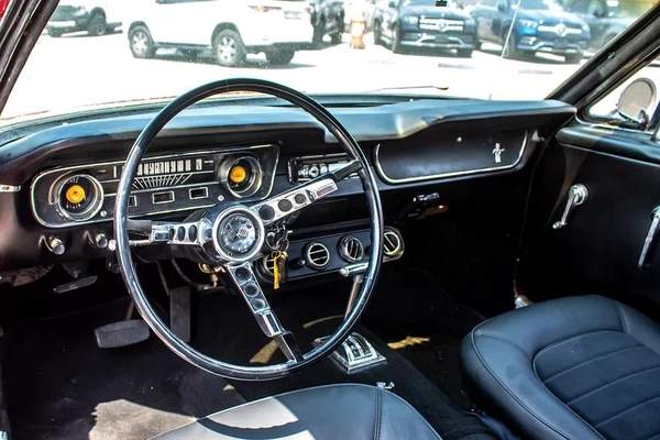 CLASSIC - 1965 - Ford Mustang (289) - JAPAN IMPORT -LOW MILEAGE