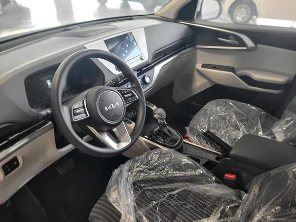KIA CARENS 1.5L 7-SEATS MODEL 2025 GCC SPECS