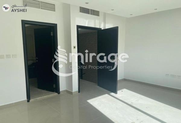 TOWNHOUSE FOR SALE IN DESERT STYLE, AL REEF VILLAS