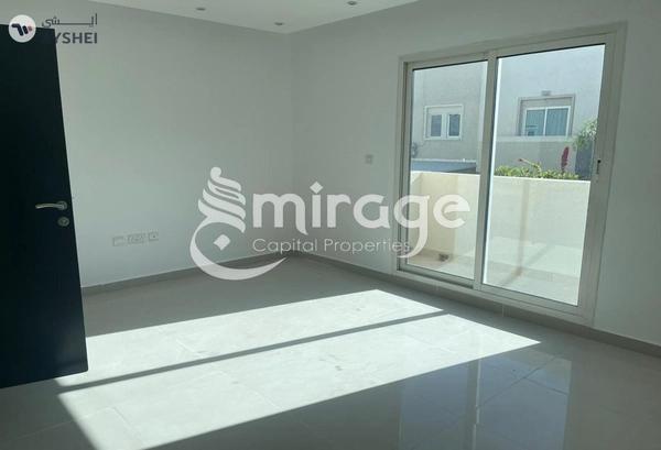 TOWNHOUSE FOR SALE IN DESERT STYLE, AL REEF VILLAS