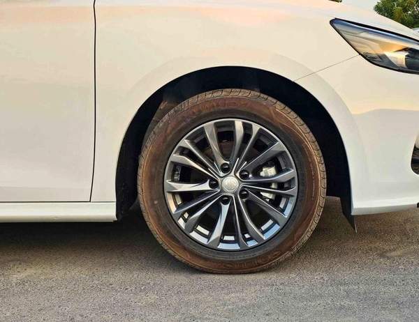 MG 5 180DVVT LUXURY / 1.5L PETROL / SUNROOF / LEATHER SEATS / FRONT & REAR CAMERA / CODE#MG5GF