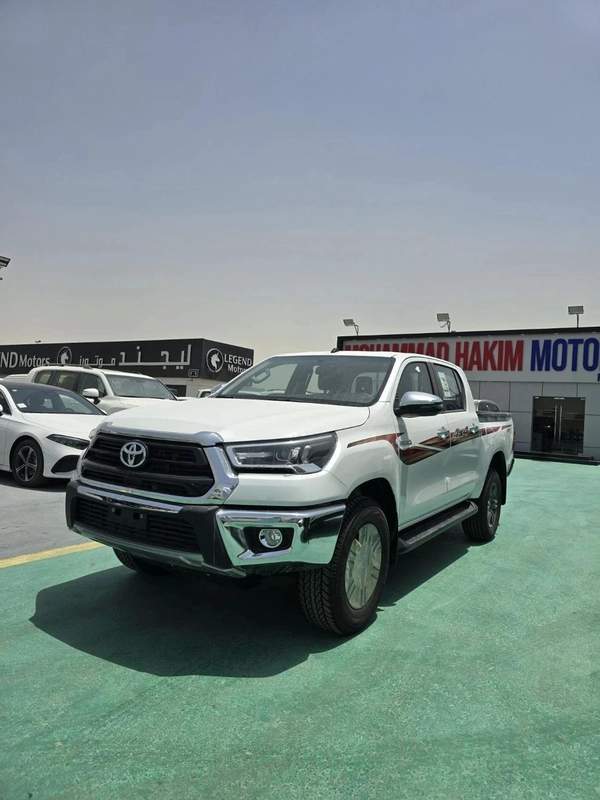Toyota Hilux 2.7L 4 CYLINDER 2026 MODEL OMANI