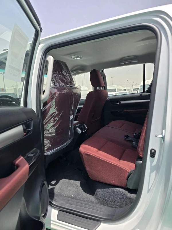 Toyota Hilux 2.7L 4 CYLINDER 2026 MODEL OMANI
