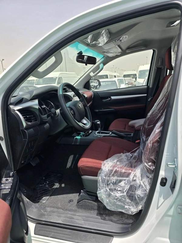 Toyota Hilux 2.7L 4 CYLINDER 2026 MODEL OMANI