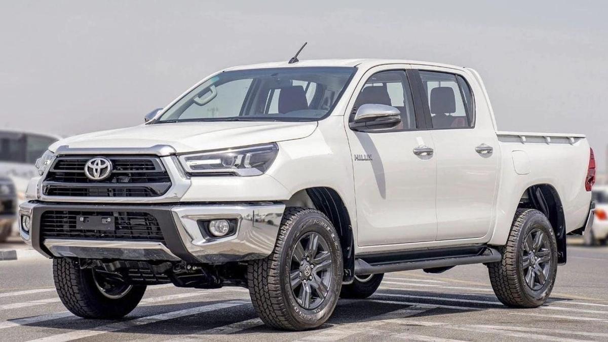 Toyota Hilux Toyota Hilux MT Sr5 2.7L petrol 2025 four wheels drives 4X4-1-1