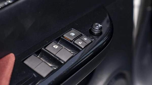 Toyota Hilux Toyota Hilux MT Sr5 2.7L petrol 2025 four wheels drives 4X4